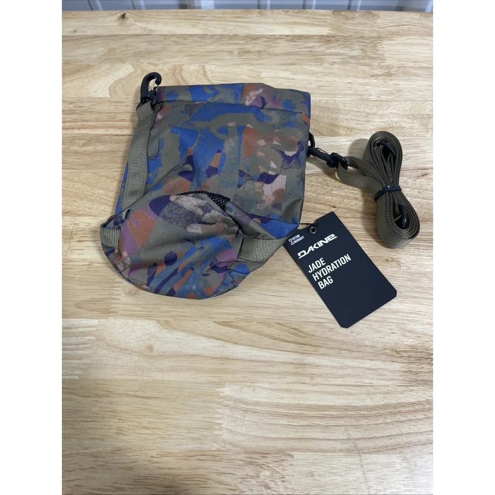 Dakine Jade Hydration Bag Haiku Camo Water Bottle Purse Hiking